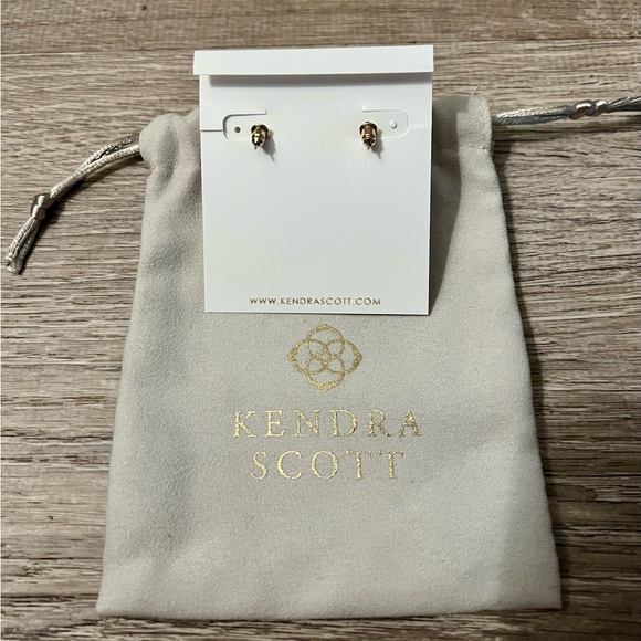 Kendra Scott Kelly Huggie Earrings in Gold - Picture 5 of 7